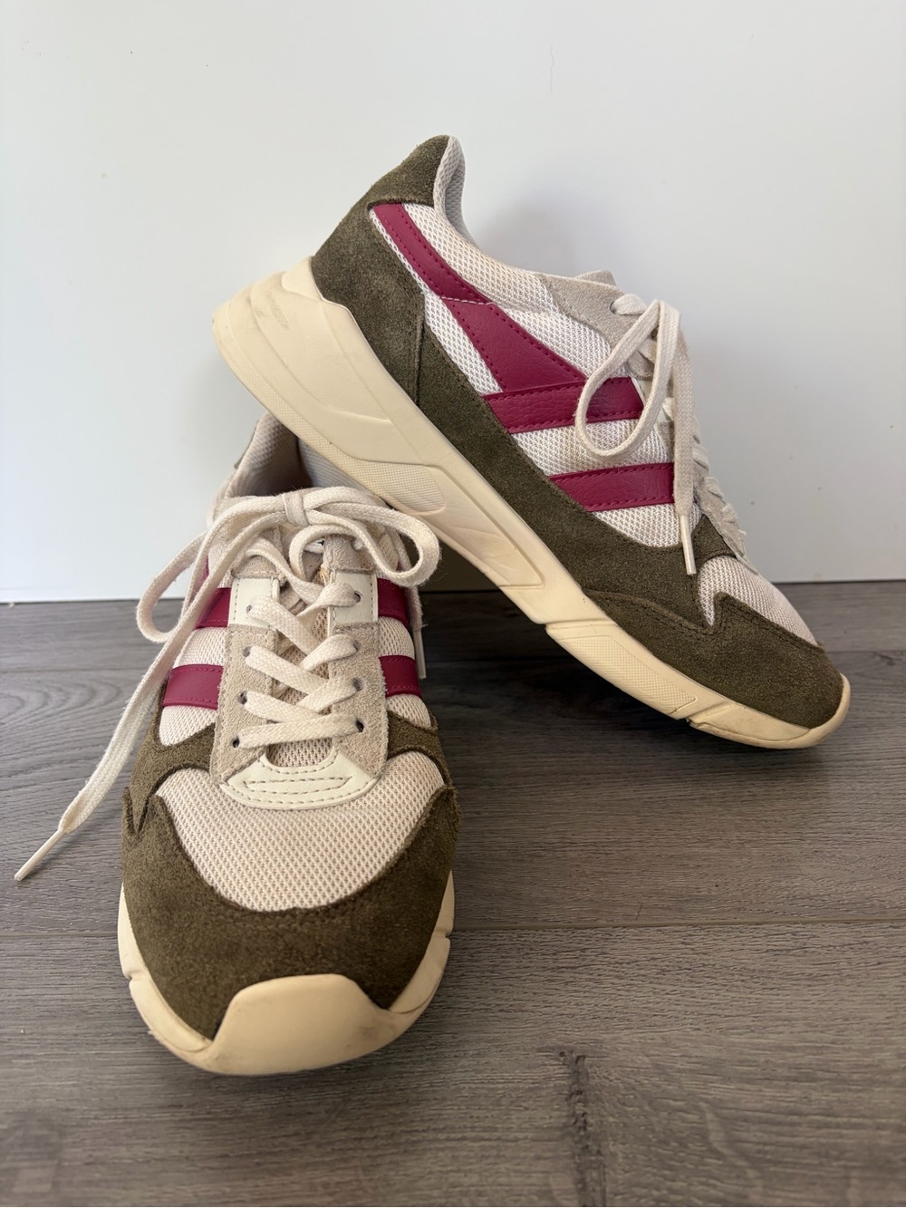 Gola Classics Women's Tempest Sneakers size 8